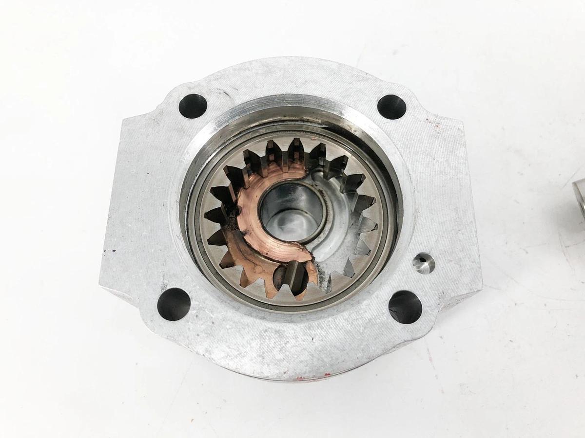 Used Eckerle EIPS2-008RA04-11 S111 Gear Pump 6000200073 (For Parts Only)