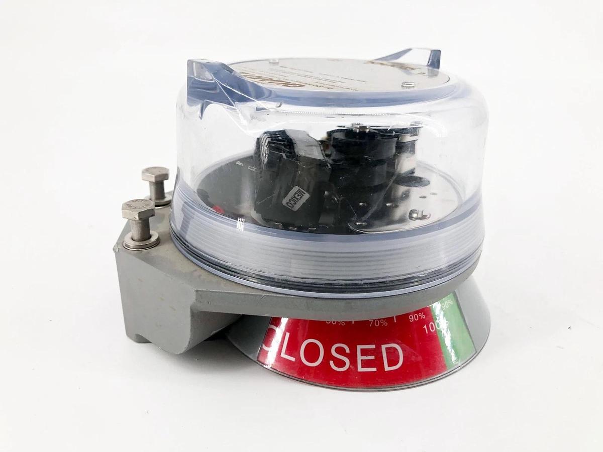 New Stonel QG2WC02SRA Limit Switch 1A 125VAC 4-20mA 10-40VDC - Missing Parts