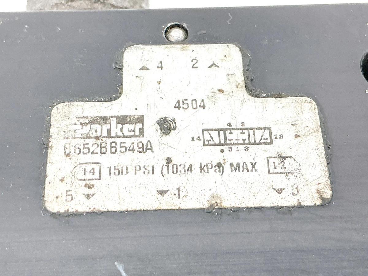 Used Parker B652BB549A Solenoid Valve 150PSI 24VDC 1.2W