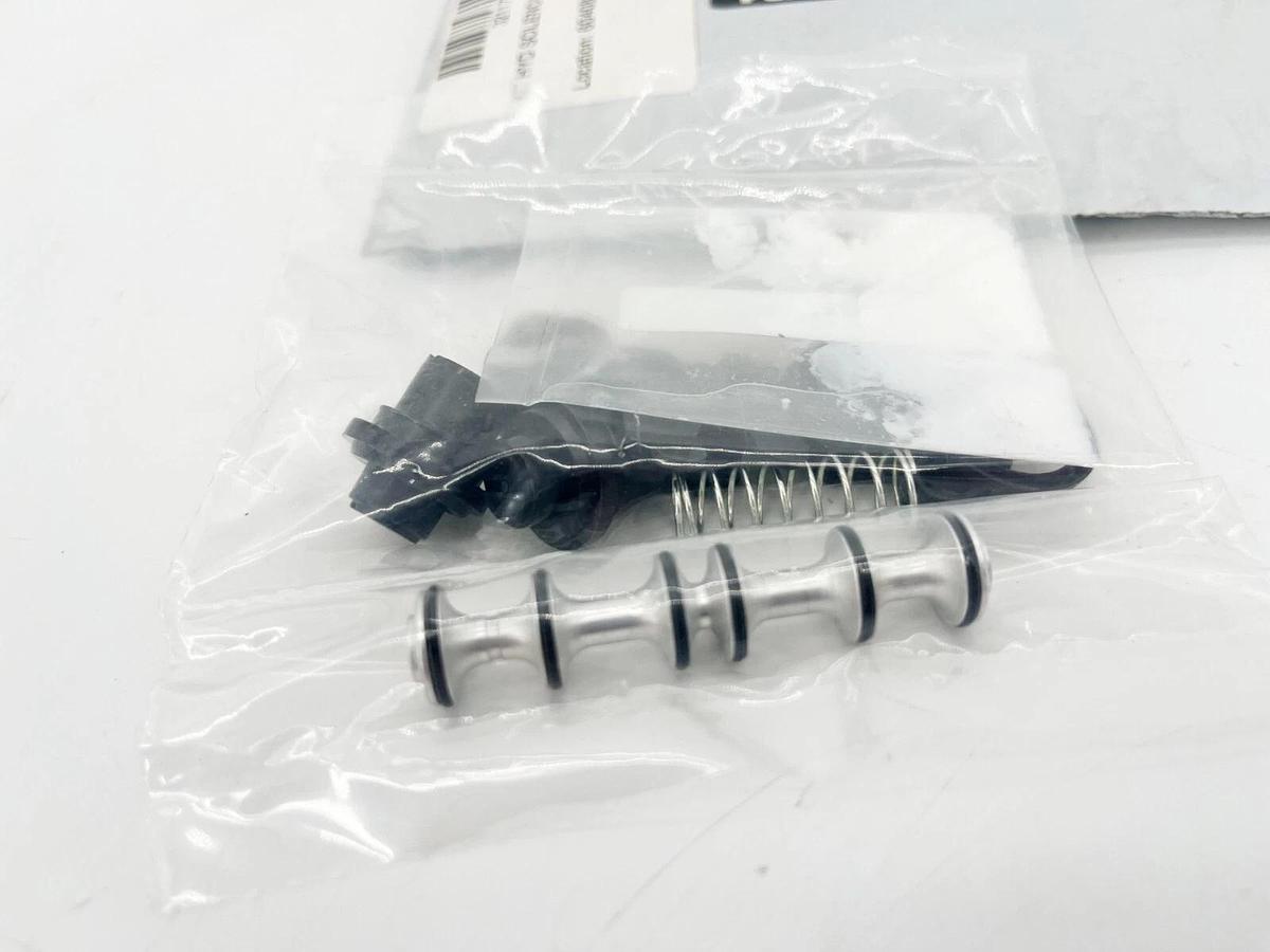 New Parker PS4001CP H1C 2PO Valve Spool Kit