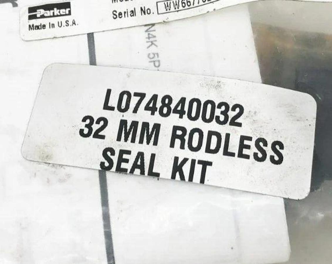 New Parker L074840032 Rodless Seal Kit 32mm