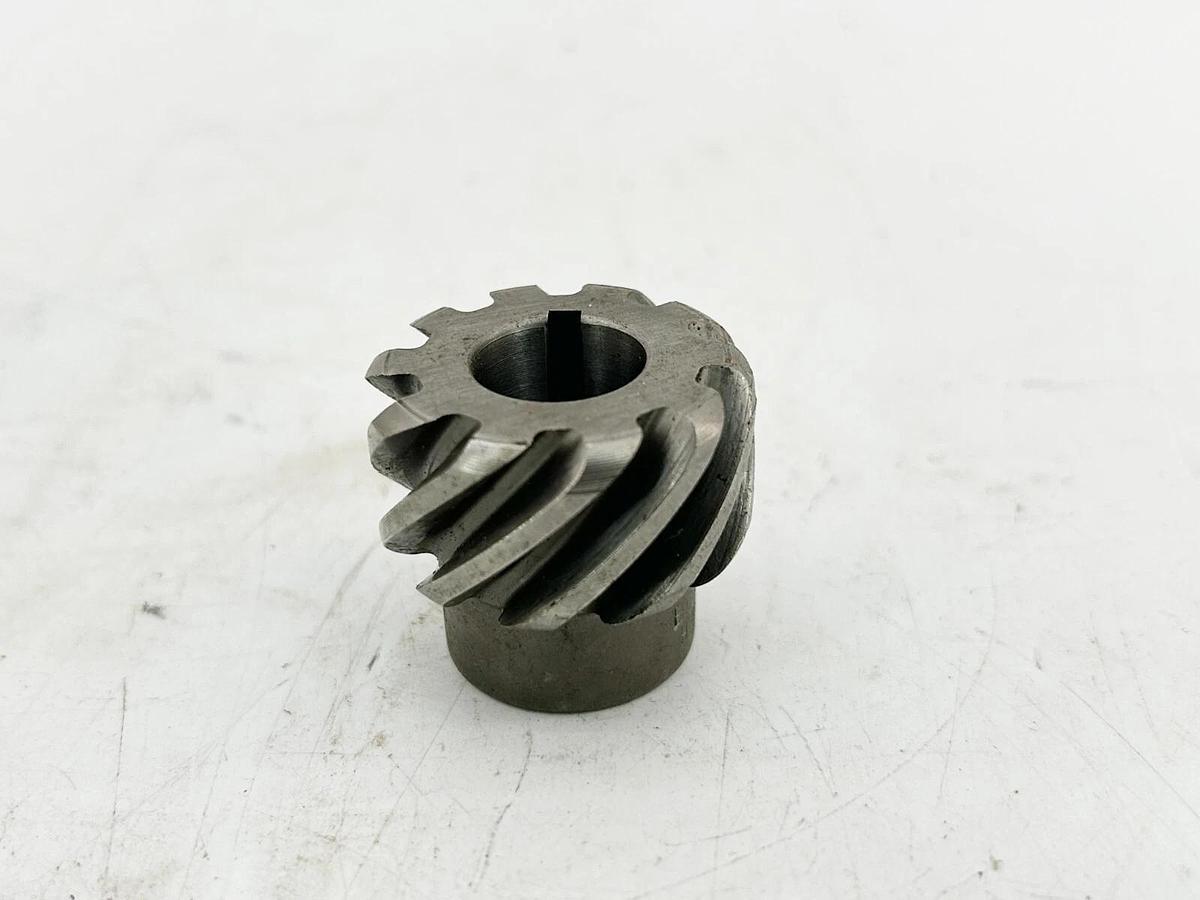 New Boston HS810R 14.5 ° Pressure Angle Helical Gear 8 Diametral Pitch 10 Teeth