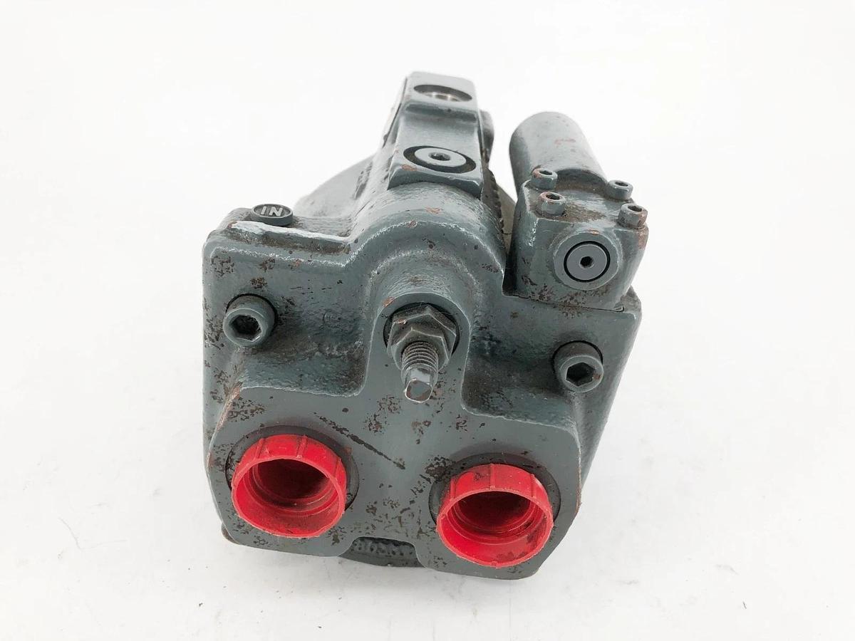 New Parker PVP1630R212 Hydraulic Piston Pump 3000psi - No Box