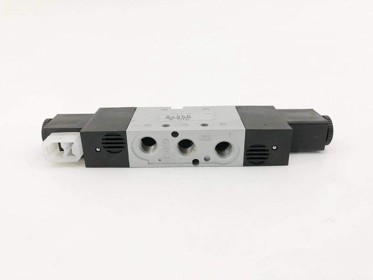 New Festo VUVS-L25-B52-D-N14-F8-1B2 Solenoid Valve 24VDC 3.3W 575556 - No Box
