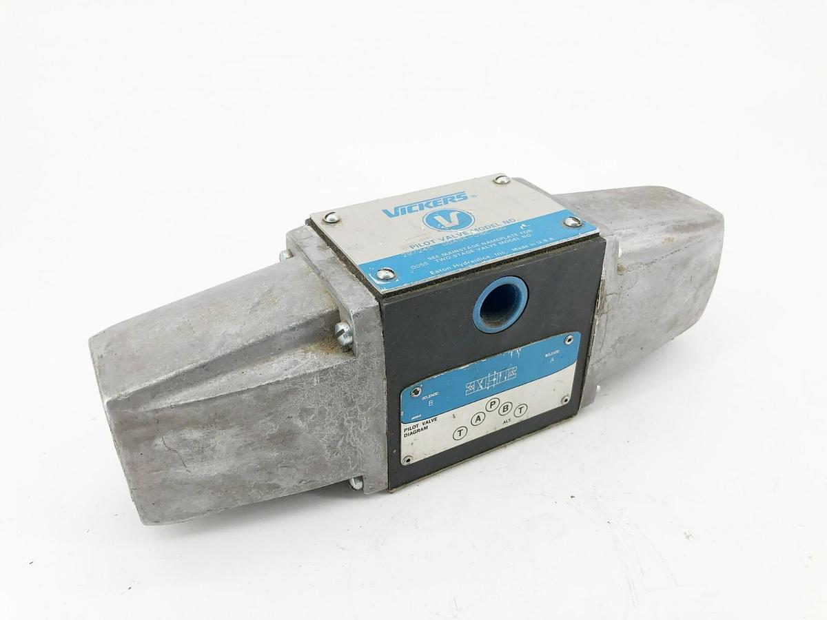 New Vickers DG4S4-016C-50 Directional Control Valve 115V Coils 297245