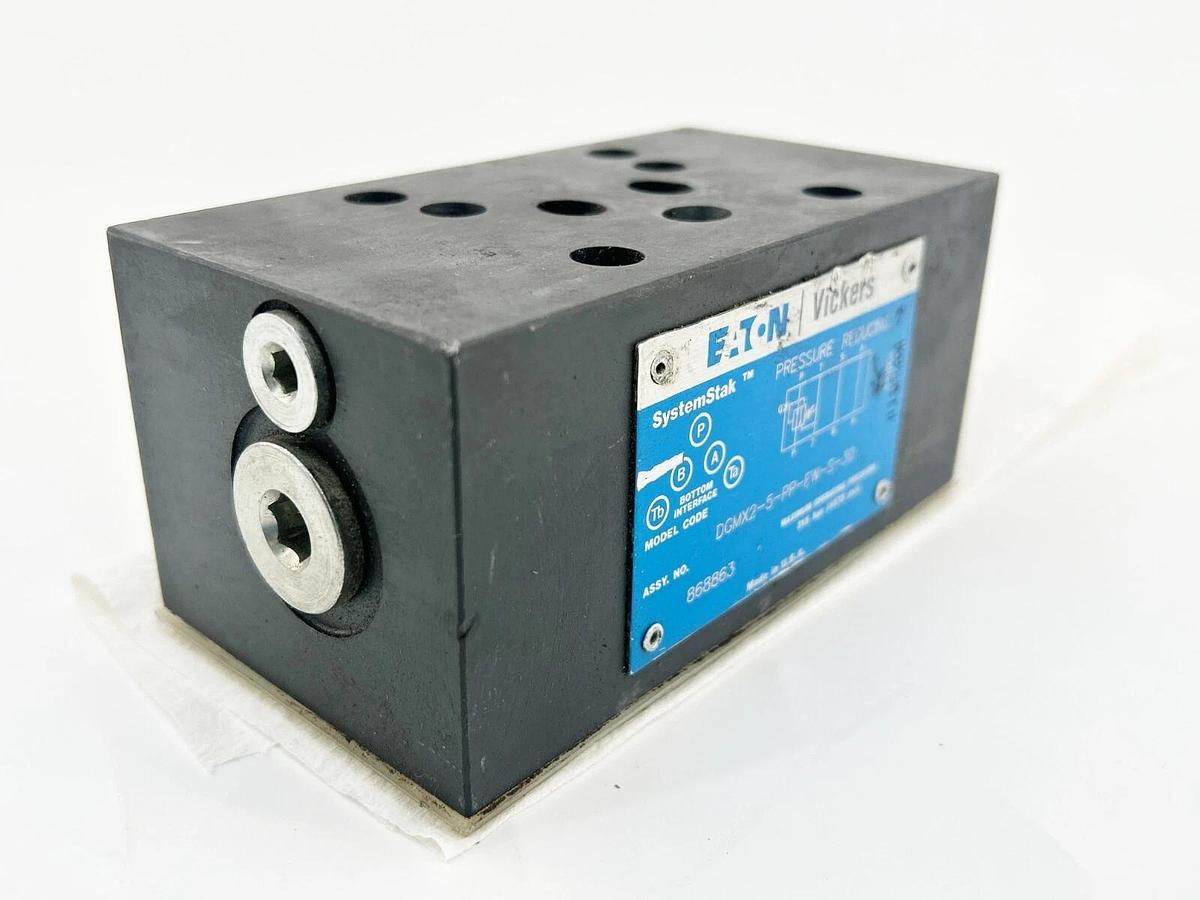 New Eaton Vickers DGMX2-5-PP-FW-S-30 Pressure Reducing Valve 868863 - No Box