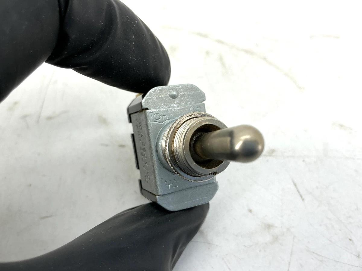 Used Lot of 3 Cuter-Hammer E10T115FS Ser E10 Toggle Switch 1-Pole 1/2HP 10A 250VAC