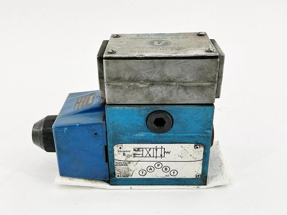 Used Vickers DG4S4W012A-B-60 Solenoid Valve 110/120V 50/60Hz 879249