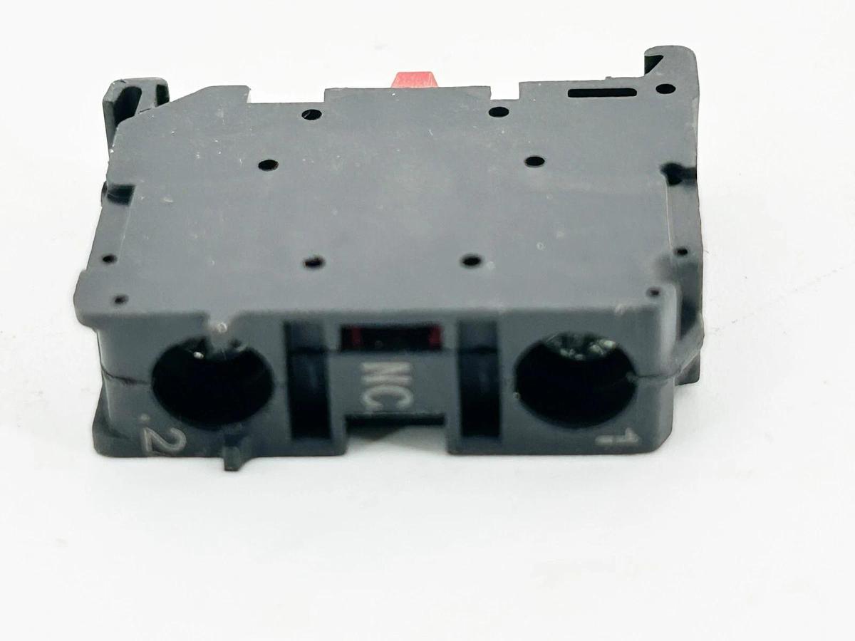 New Lot of 3 Allen Bradley 800F-X01 Contact Block 22.5MM 1N/C 10A 690VAC