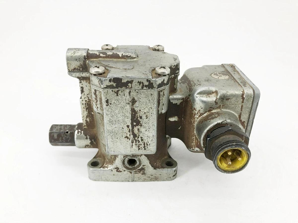 Used Parker K135504553 Remote Operated Pilot Valve 115V 60Hz