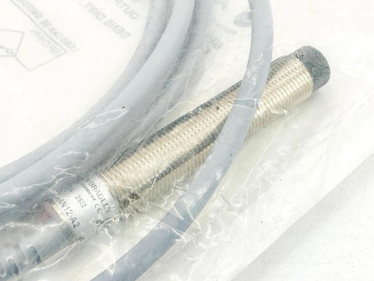 New Allen Bradley 872C-A4N12-A2 Inductive Proximity Sensor 250V 300mA Ser,B