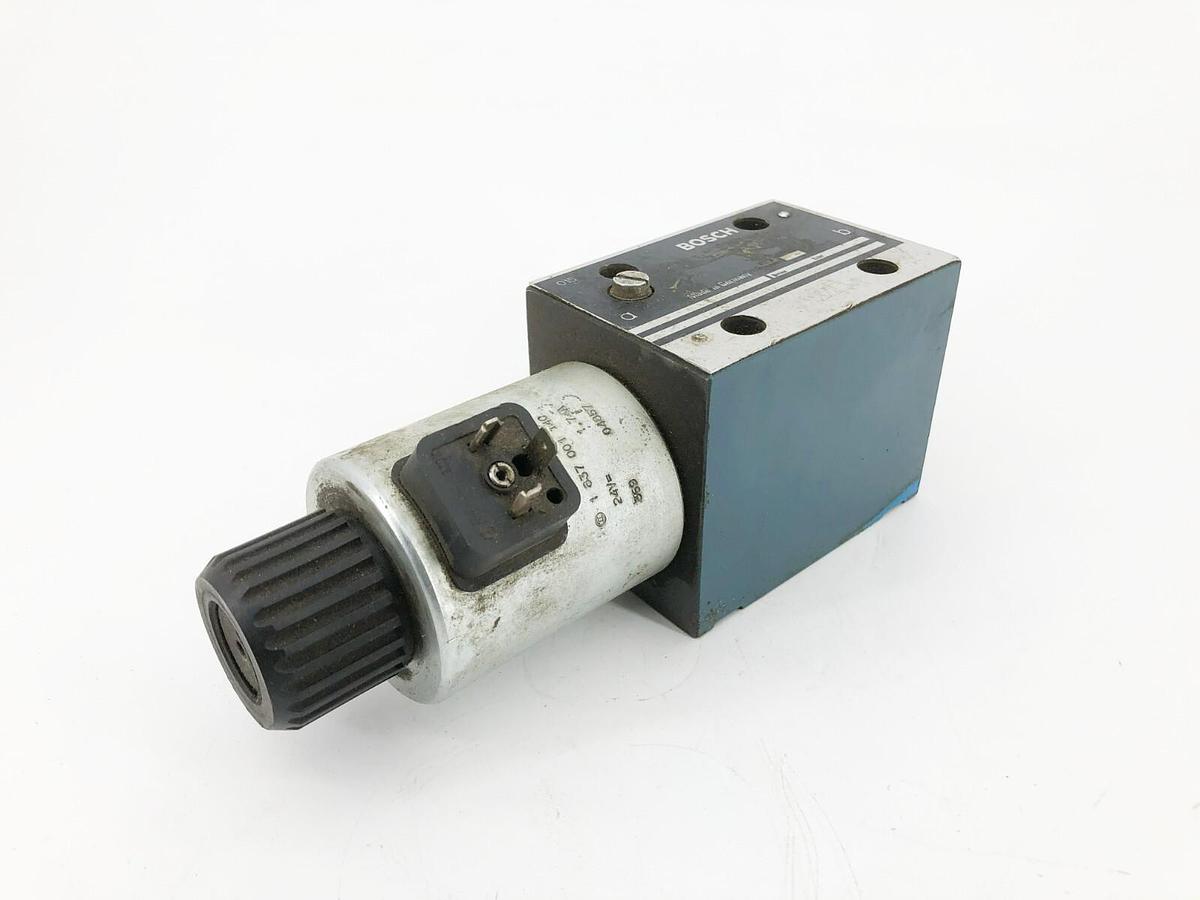 Used Bosch 0810001825 Hydraulic Valve 315bar 24V 1.74A 081WV10P1M1068WS024/00D0