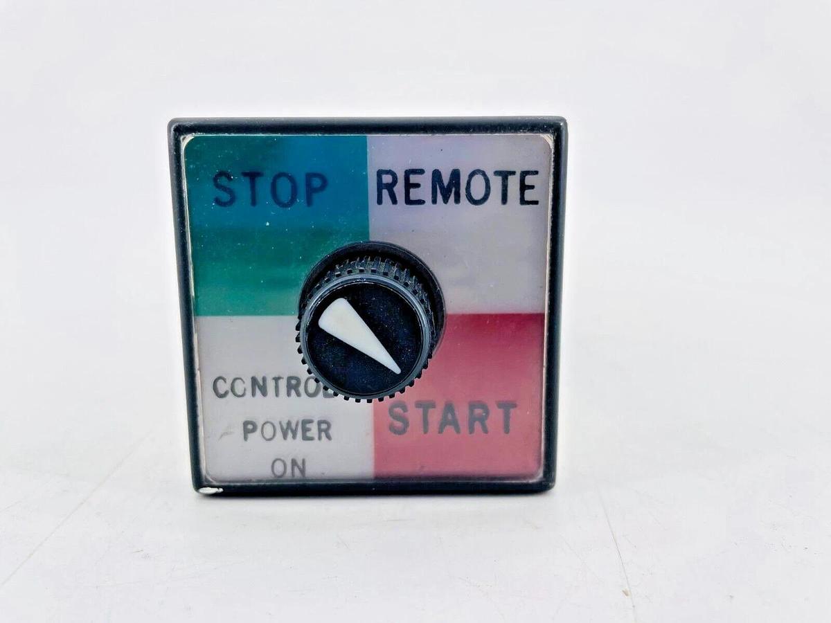 Used Senasys 913BFA961 Multi Light CMC Selector 3POS Maintained 120V 913 Series