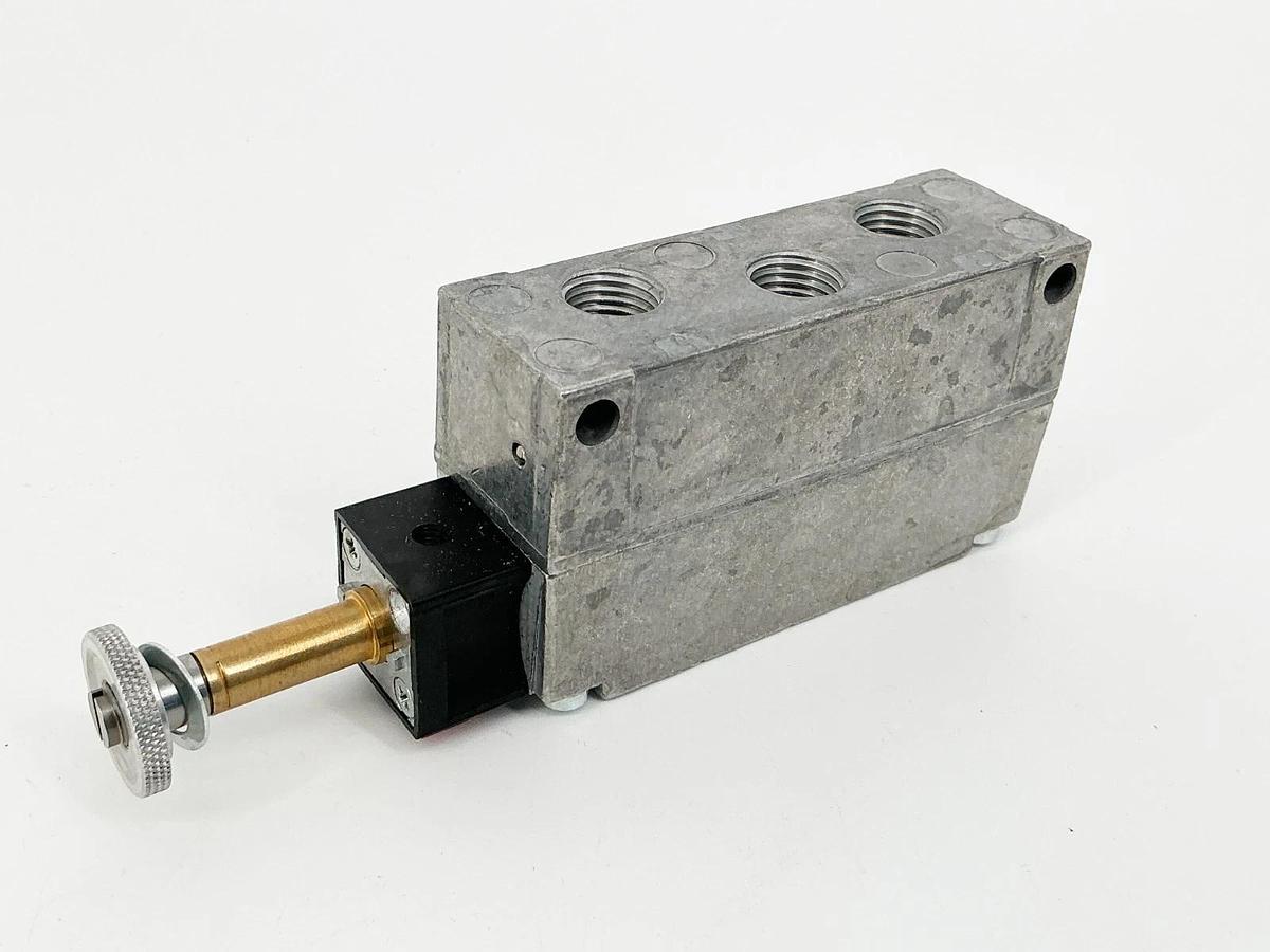 New Rexroth Mecman 585-211-000-1 Solenoid Valve 24V 5W