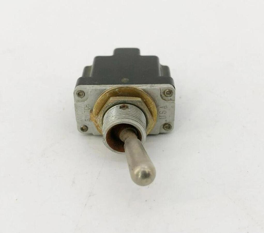 New Honeywell 1TL1-8 Toggle Switch 10A @ 277VAC MS24523-26