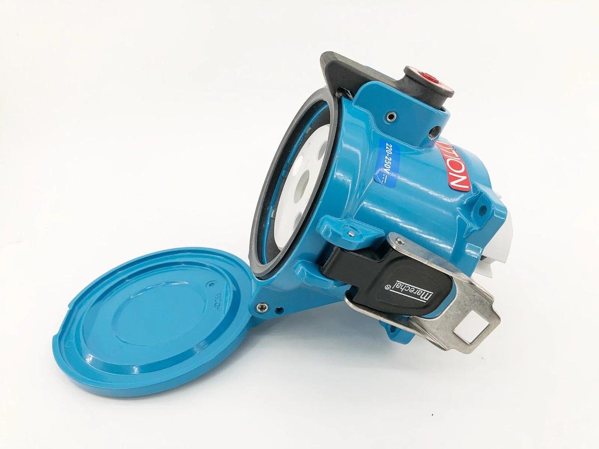 New Meltric 37-24209 Receptacle 200A 2P+G 250VDC DSDC2