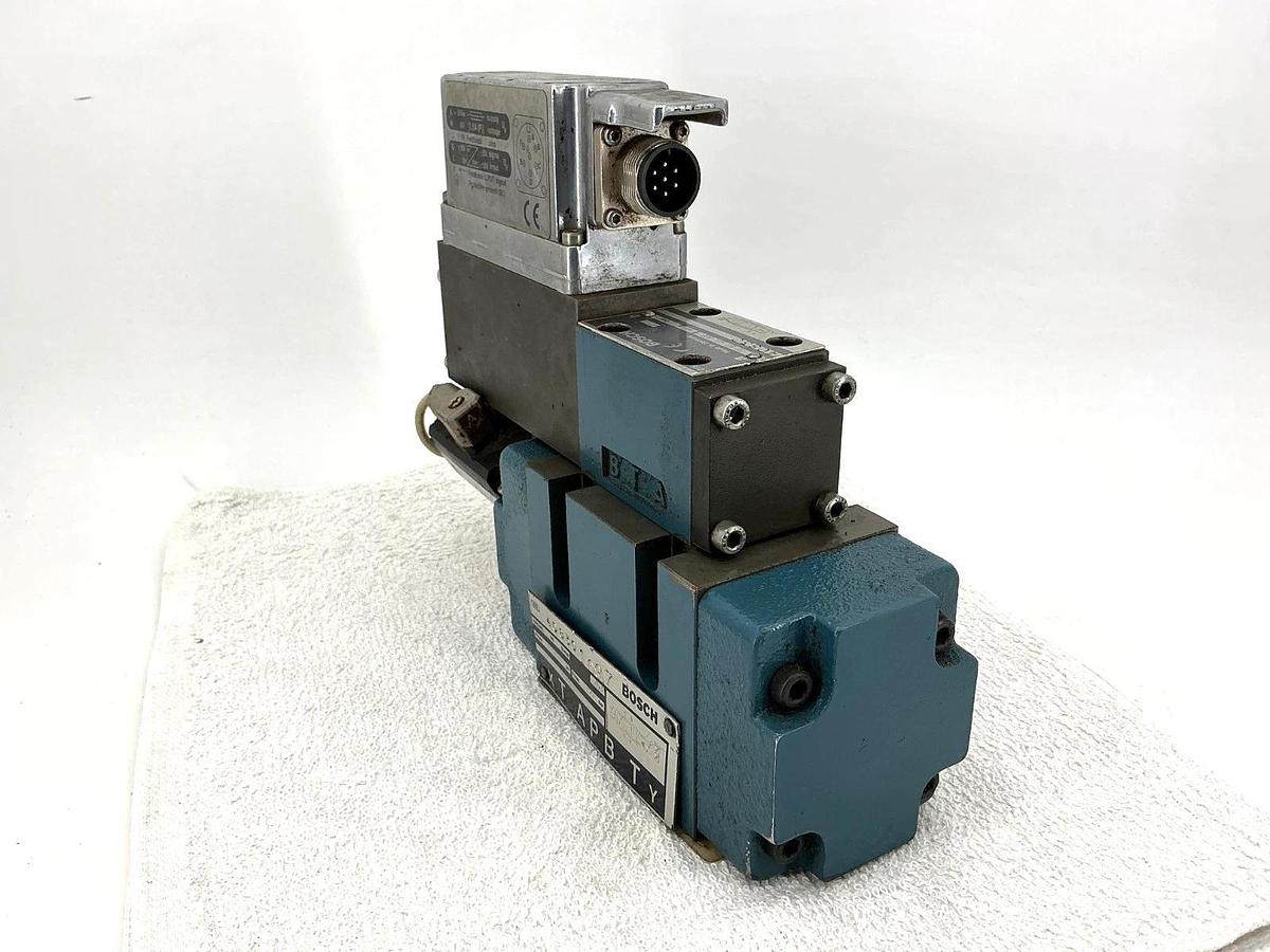 Used Bosch 0811404713 3625PSI Hydraulic Valve 7-Pin 24V 4WRLE-10-E80SJ-3X/G24ETK0/A1M