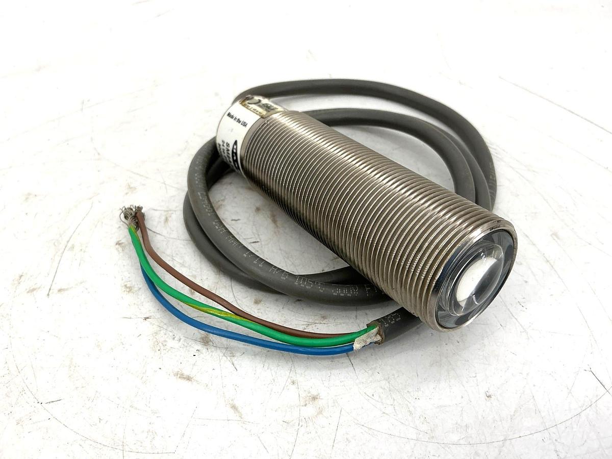 Used Banner Engineering SM2A30SRLB Photoelectric Sensor 3-Wire 24-240VAC 27380