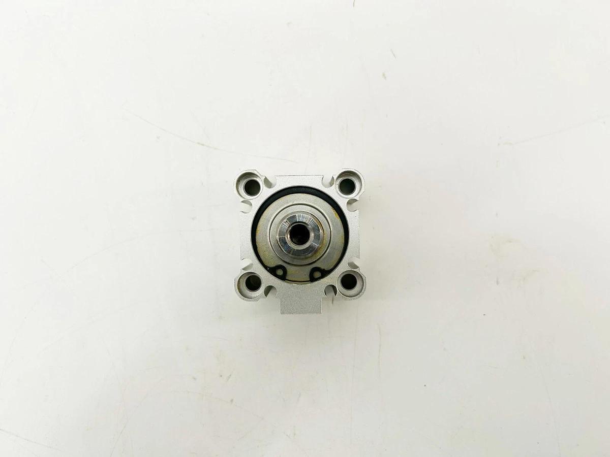 New SMC CQ2B32-5DCZ Compact Cylinder 1.0MP