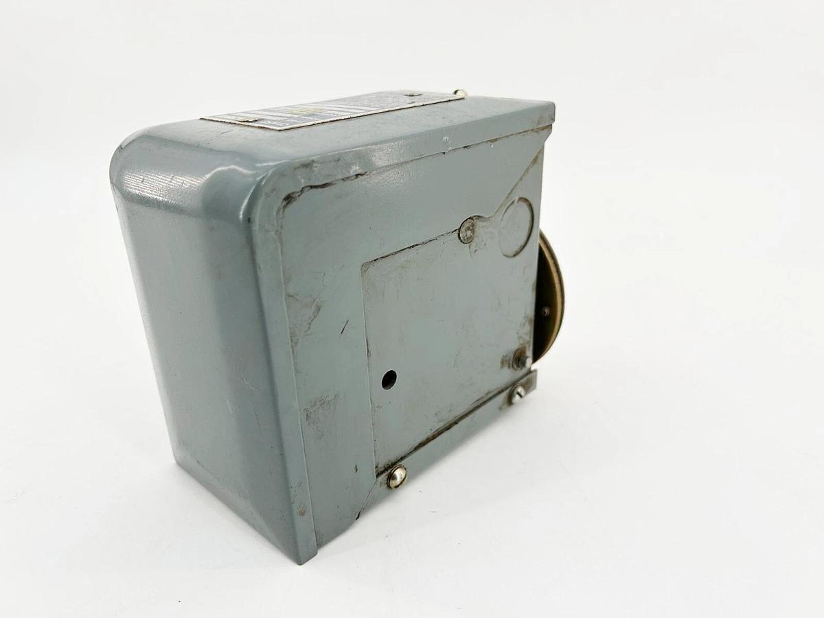Used Square D 9013-ASG-8 Pressure Switch Close 80 Opens 100 2P 575V 3PH