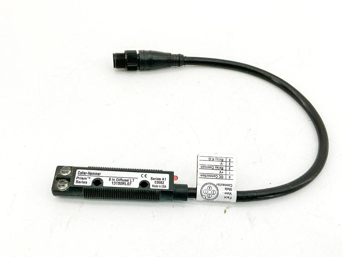 New Cutler Hammer 13150RL07 Photoelectric Sensor 8" 10/30VDC- No Box