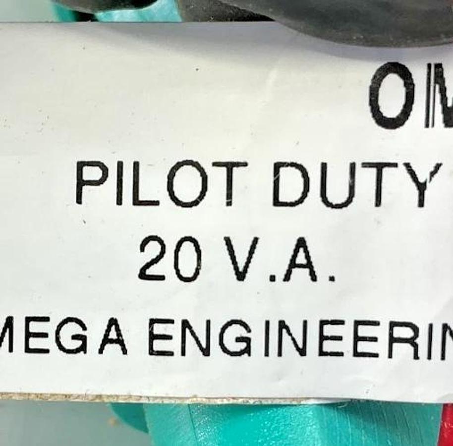 New Omega LV-90 Liquid Level Switch 2-Wire Pilot Duty 20VA 50-240VAC LV90