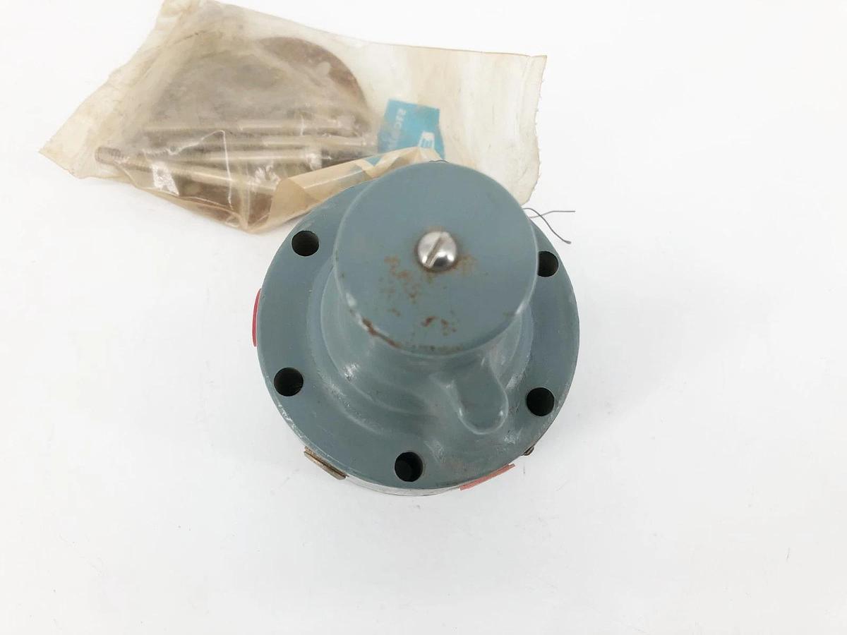 New Moore 73N24F Built-In Valve Positioner B/M 14823-F2S2EB - No Box