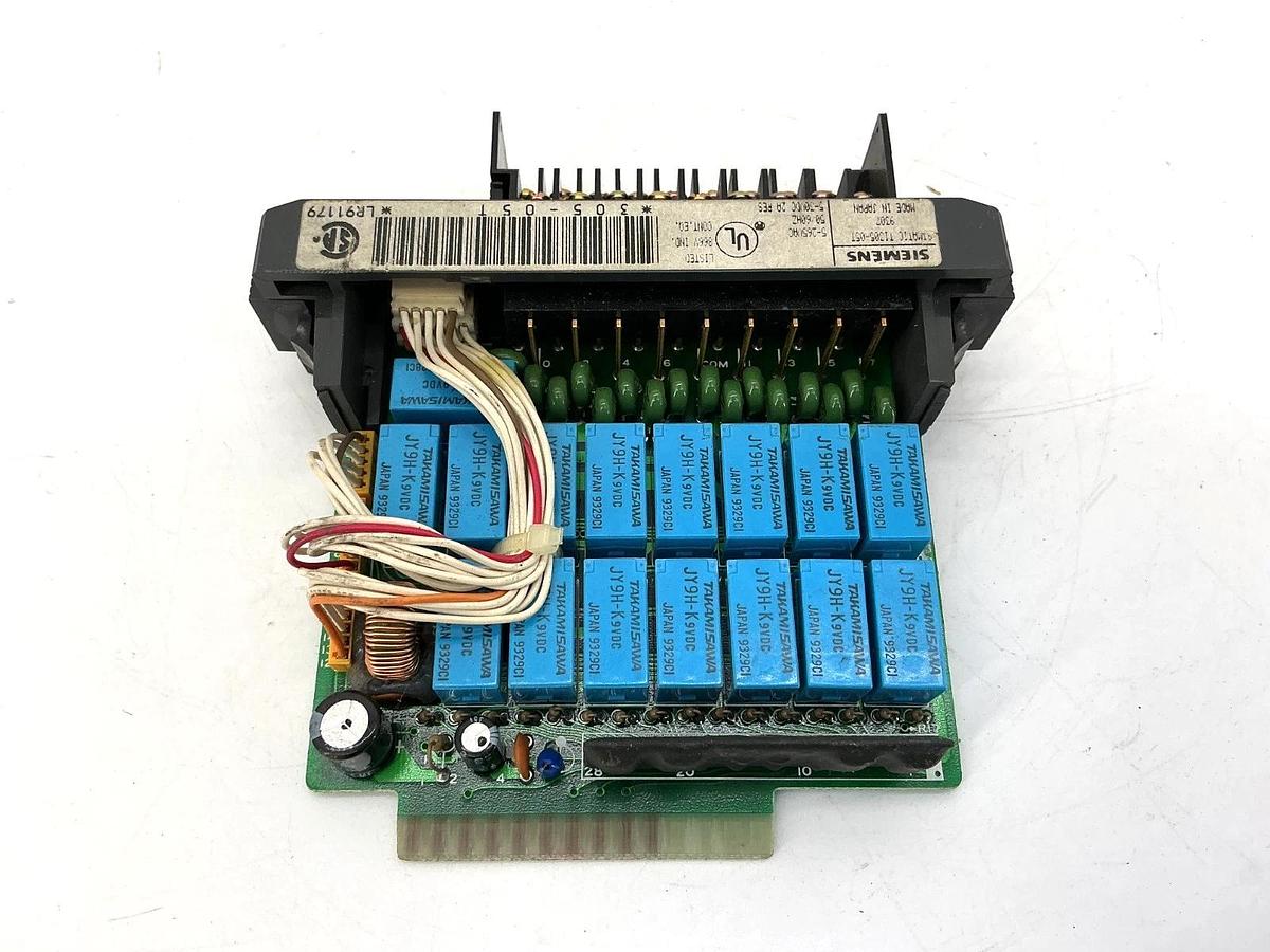 Used Siemens TI 305-05T Output Relay Module 16-Point 5-265VAC 50/60HZ 1A 5-30VDC