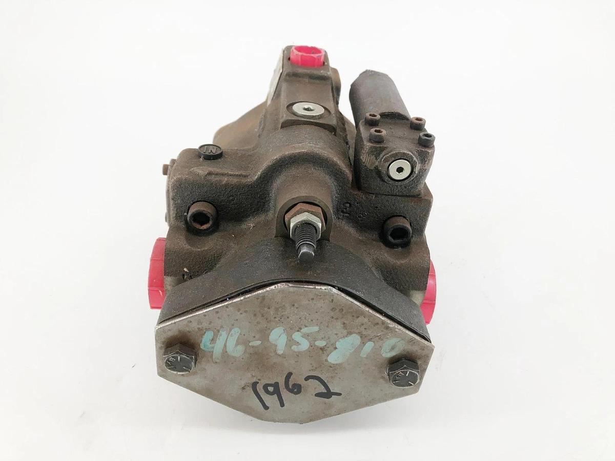 New Parker PVP16364R26A212 Piston Pump 3600psi Max- No Box