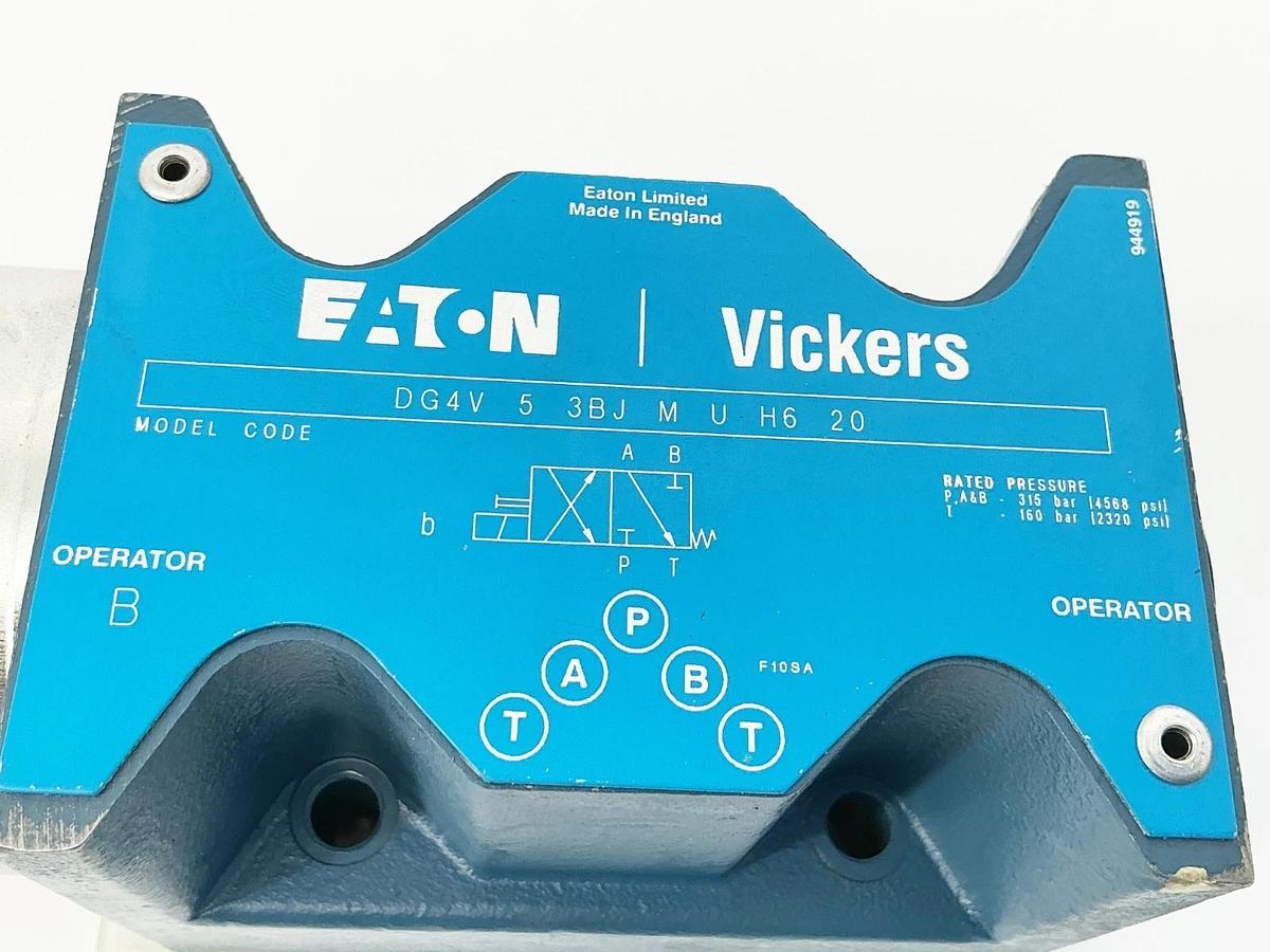 New Eaton Vickers DG4V-5-3BJ-M-U-H6-20 Hydraulic Valve 4568PSI 24V - No Box