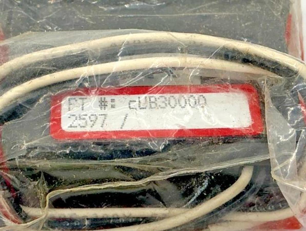 New Red Lion CUB30000 Electronic Counter 6-Digit LCD Display 2-Wire 3VDC CUB3