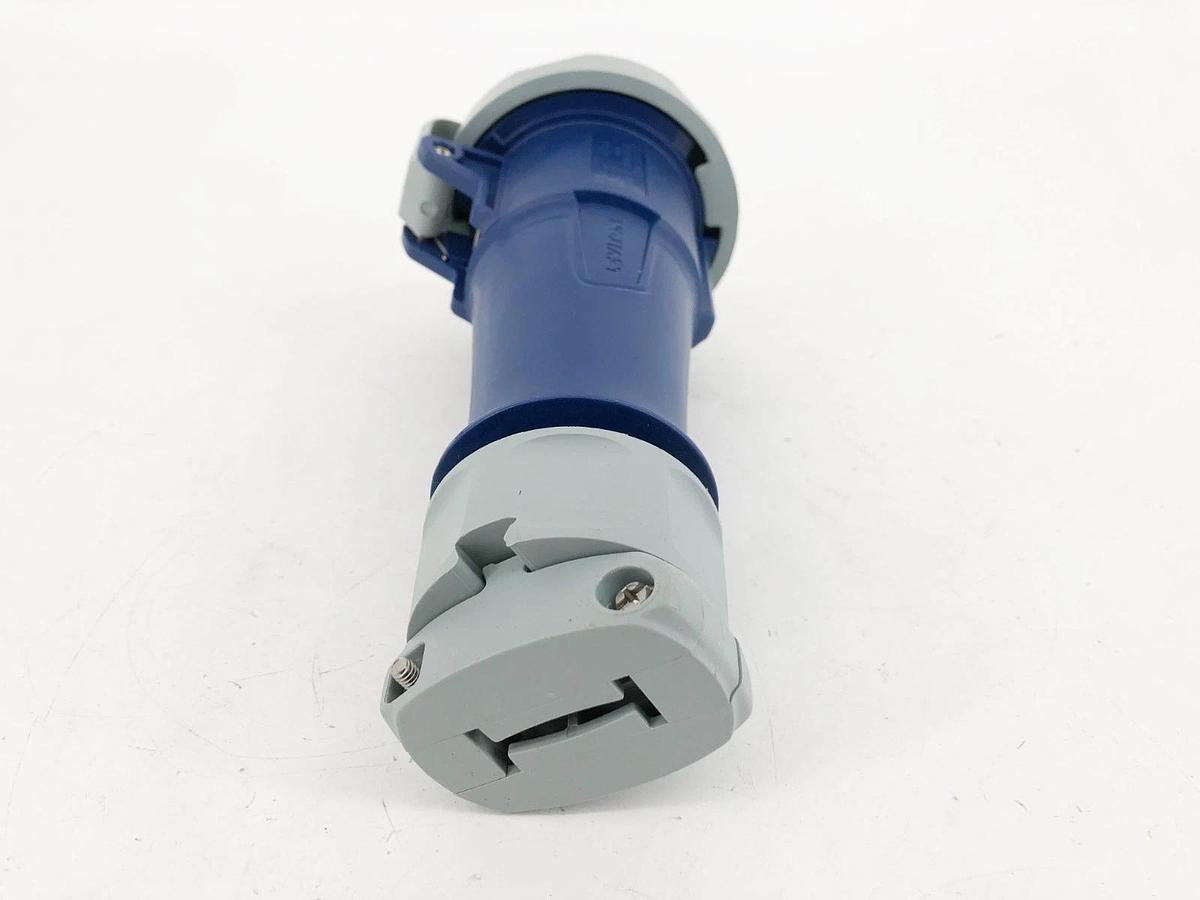 New Leviton 330C6WLEV Watertight Pin & Sleeve Connector Blue 30A 250VAC