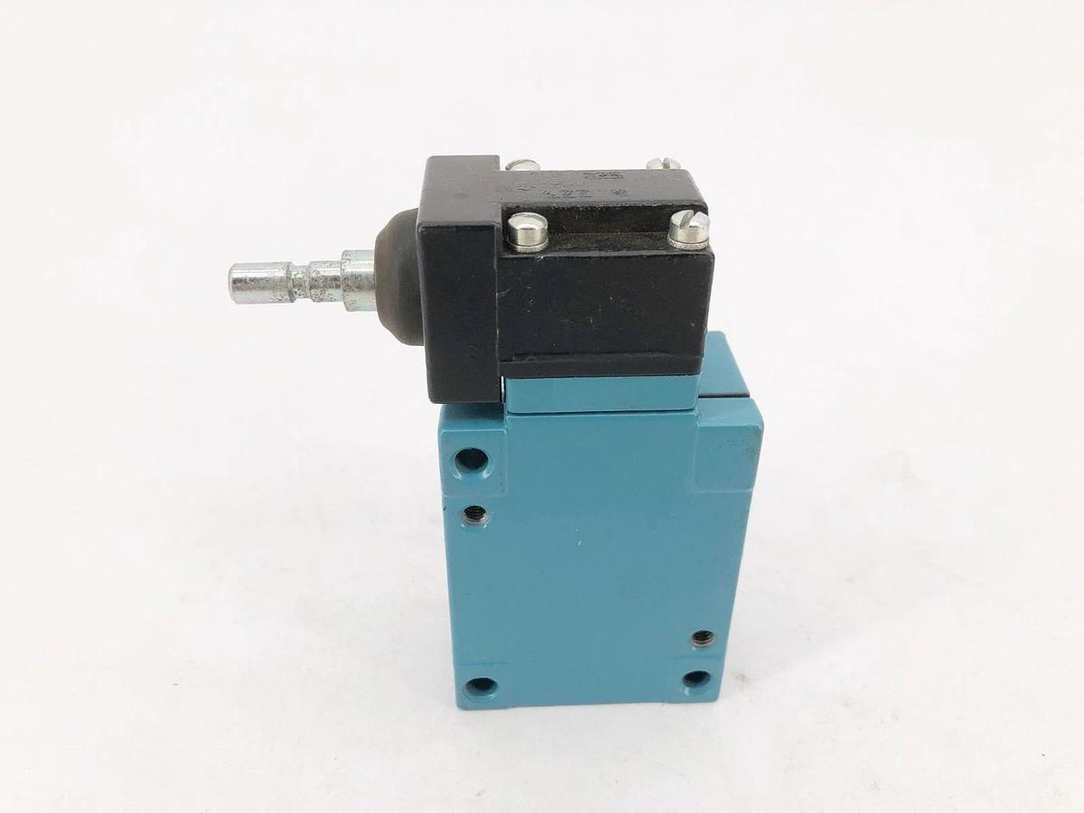 New Honeywell Microswitch LZH1-8E Enclosed Precision Switch 300VAC Max - No Box