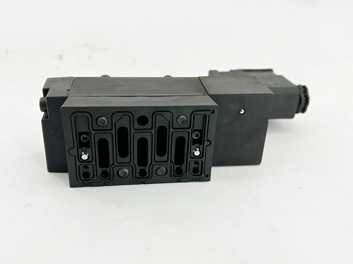 New Parker H1EWXBBP53B Solenoid Valve 145PSI 120V 50/60Hz