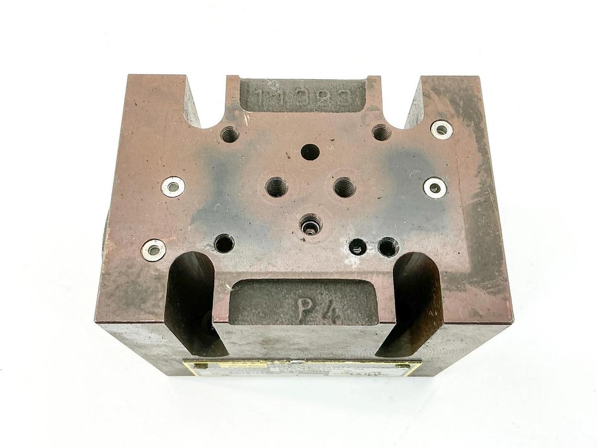 Used Parker D31VW30B4NYC-70 Valve Base Only 5000PSI