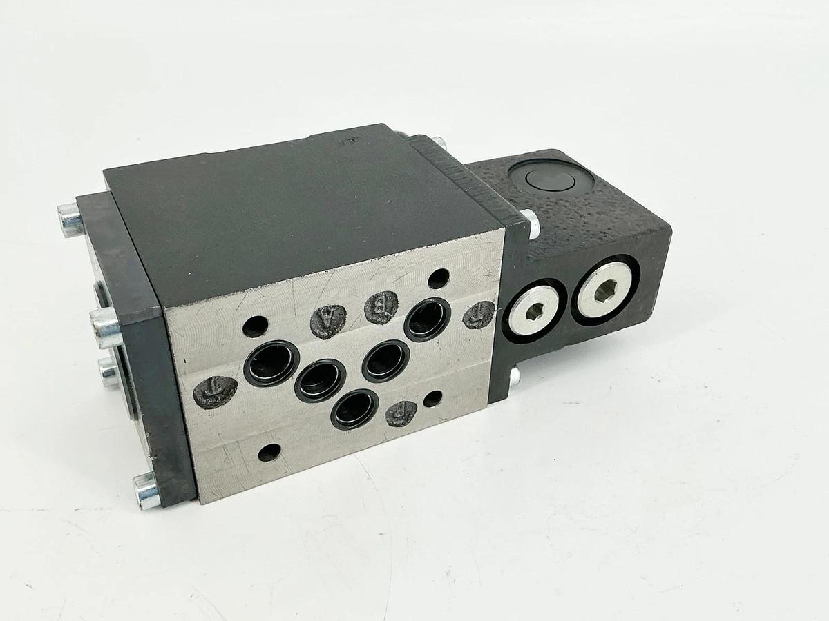 New Denison A4D02 3408 0304 C1 026-30944-0 Control Valve 350Bar - No Box