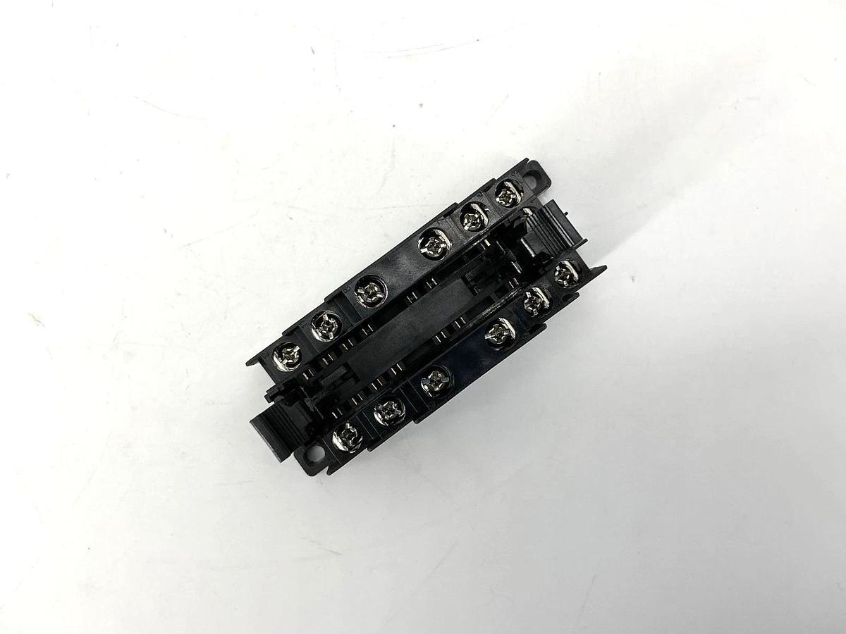 Lot of 2 New Panasonic SFS6-SFD-R Relay Socket DIN Rail 14-Position AG1S868
