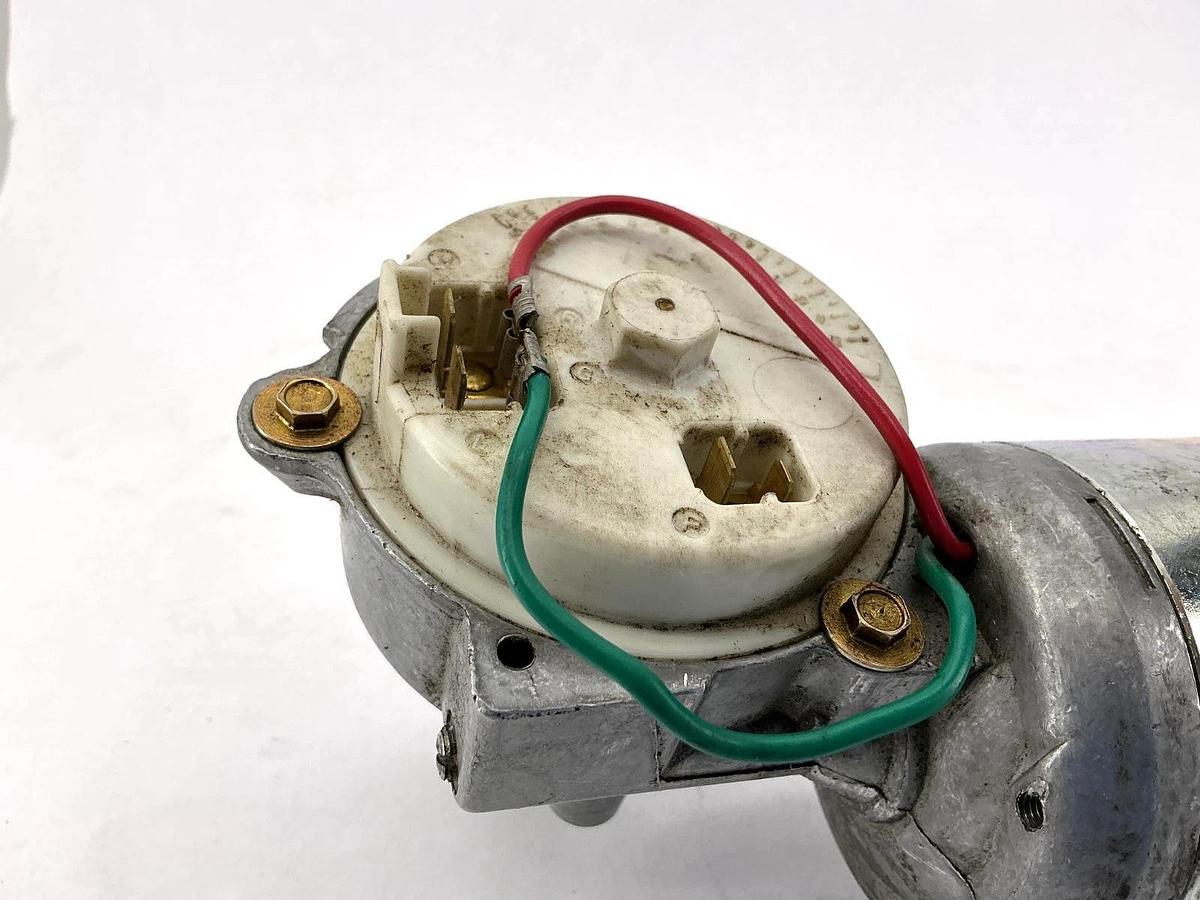 Used United Technologies 1902425M024WC Windshield Wiper Motor 24V