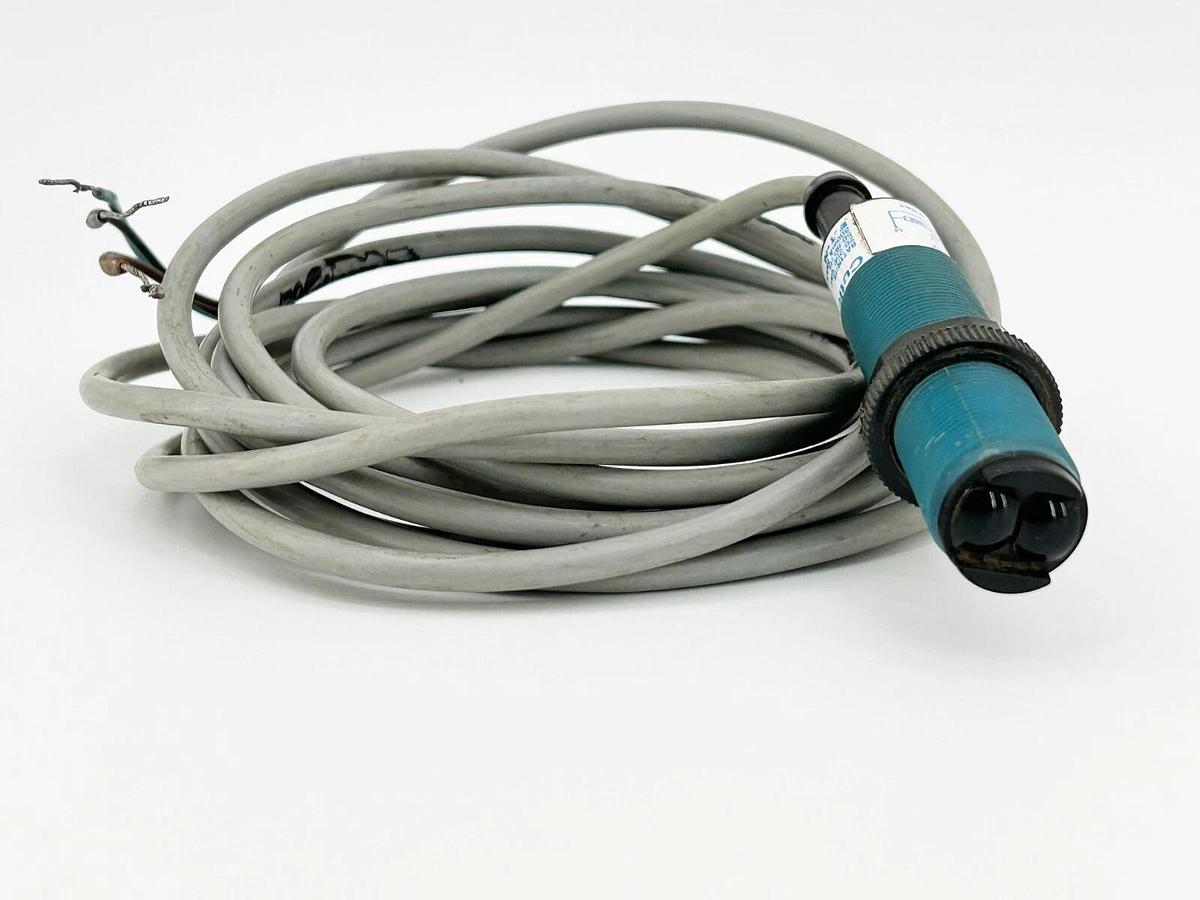 Used Cutler Hammer E58CAL18A2R2 Photo Electric Sensor 20-250VAC 50/60Hz 300MA