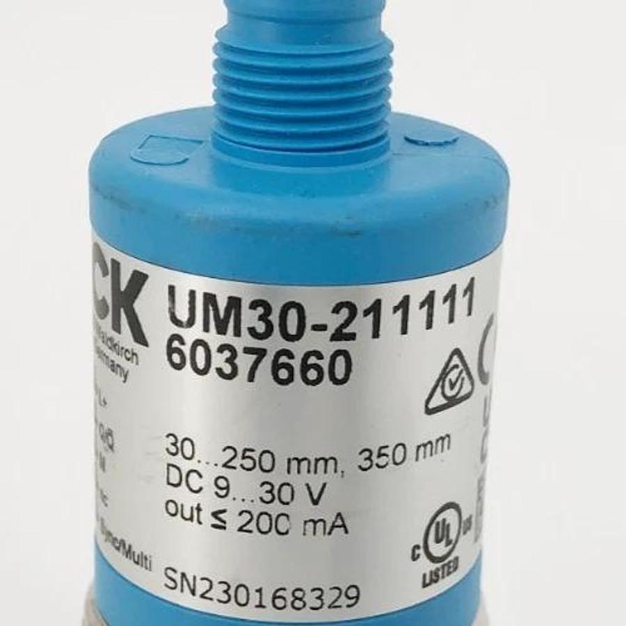 New SICK UM30-211111 Ultrasonic Distance Sensor 9-30VDC 6037660 - No Box