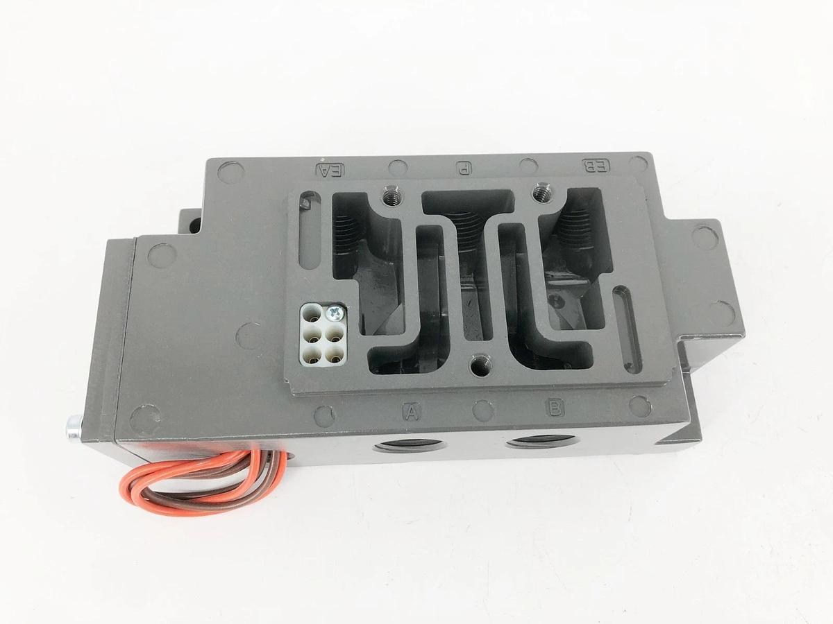 New Numatics 203-493 Pneumatic Base for MK55 Series 1/2" NPT - No Box