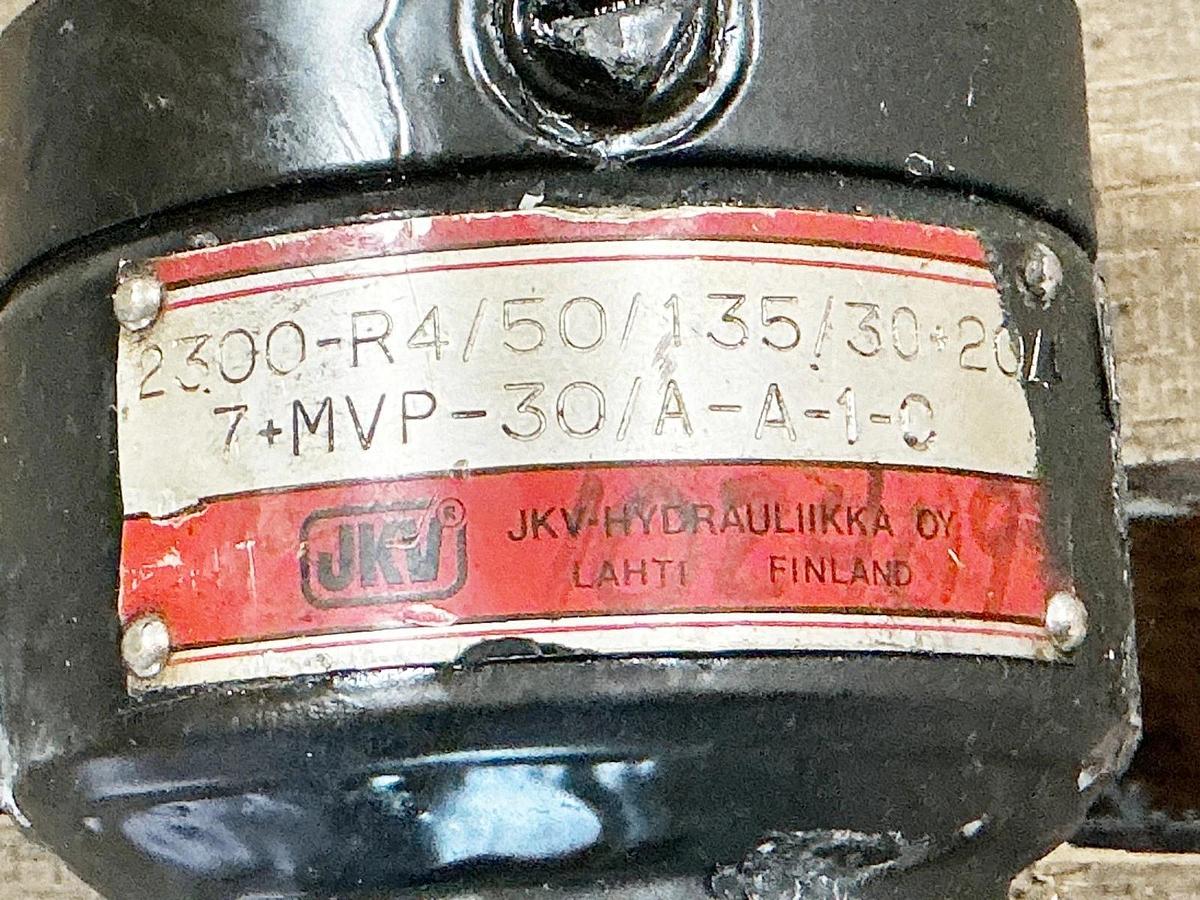 JKV Hydrauliikka 2300-R4/50/135/30+20/7+MVP-30/A-A-1-C Hyd.  Cylinder D043301