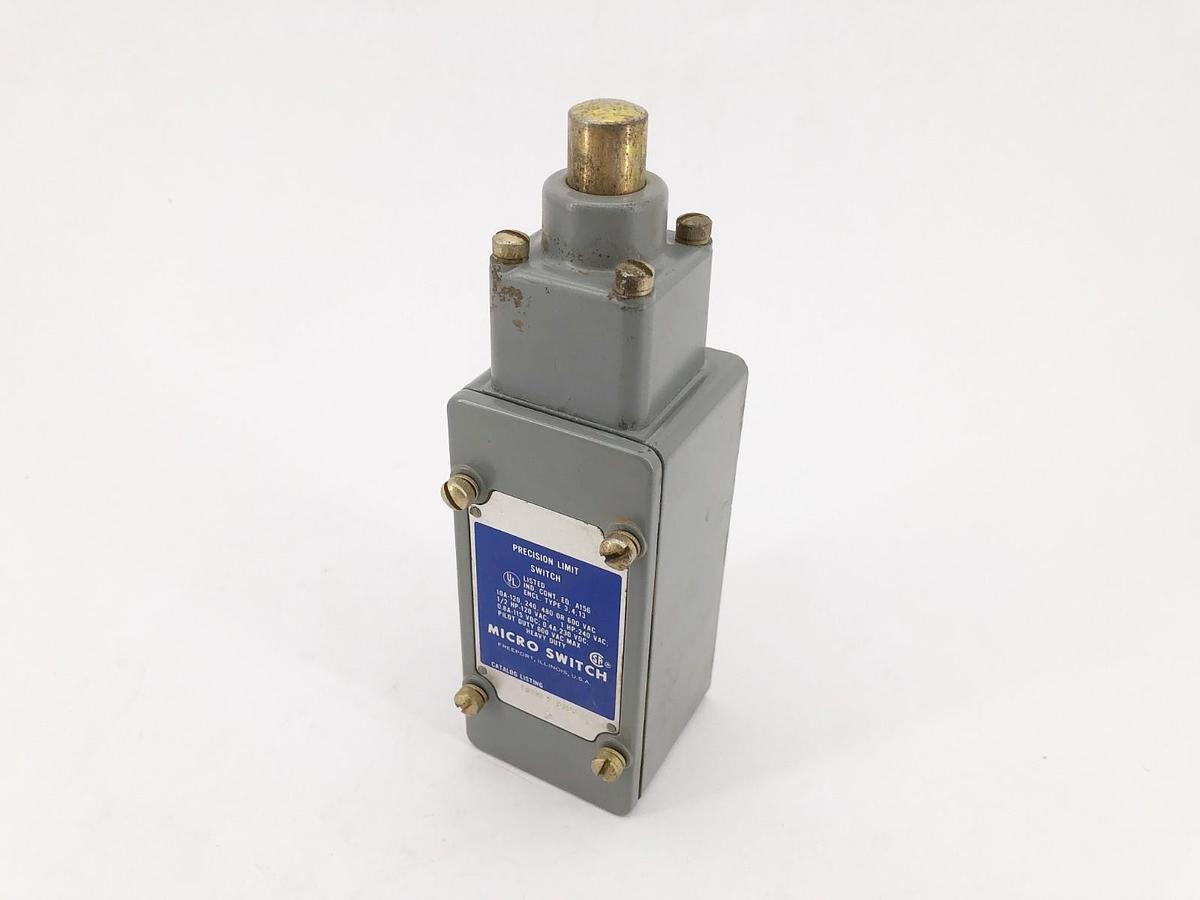 Used Honeywell 102ML1 Limit Switch Top Plunger 600VAC 10A 9025