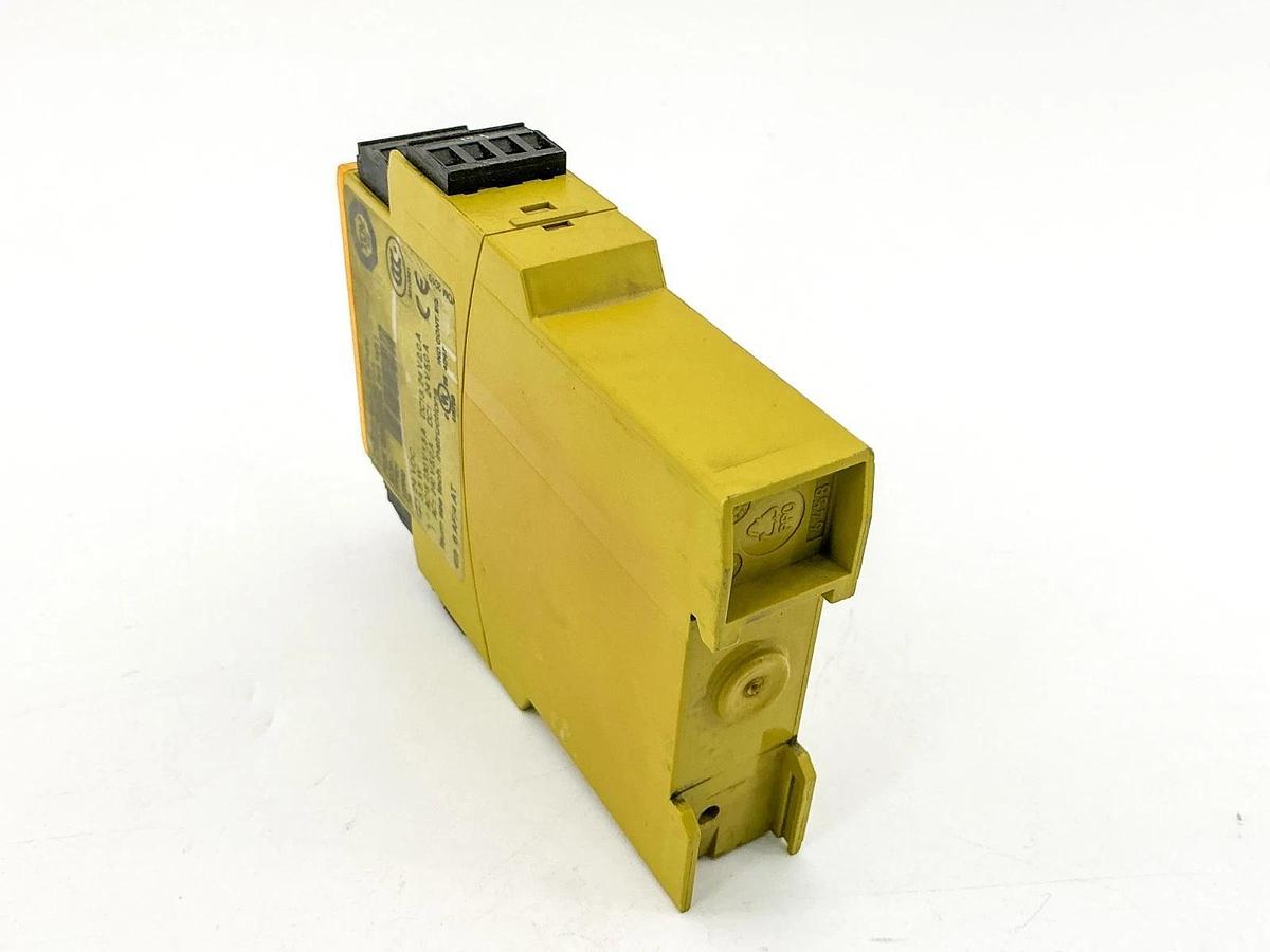 Used Pilz PNOZXV1P Safety Relay 24VDC 3.5W PNOZ XV1P 3/24VDC 2N/O 1N/O T 777601