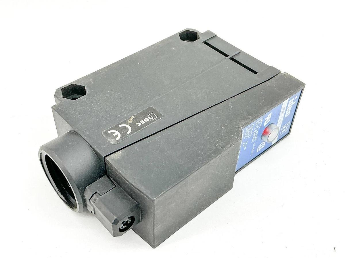 New Idec ISF-R05MTU Photoelectric Sensor 24-240Vac 24-240VDC 2A - No Box