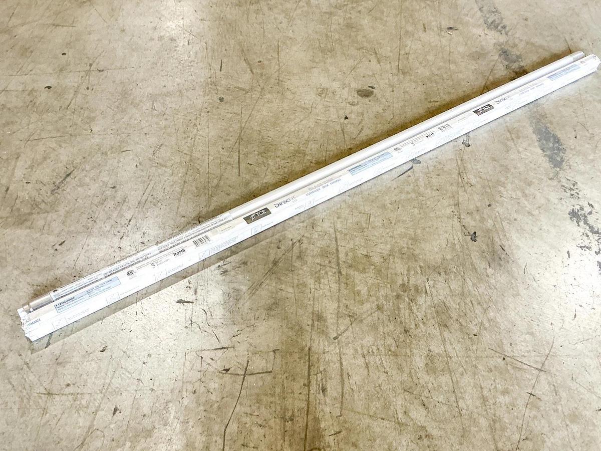 New Lot of 19 TCP L12T8D5050K Glass Tube Bulb 5000K 12W 277V 1850 Lumens
