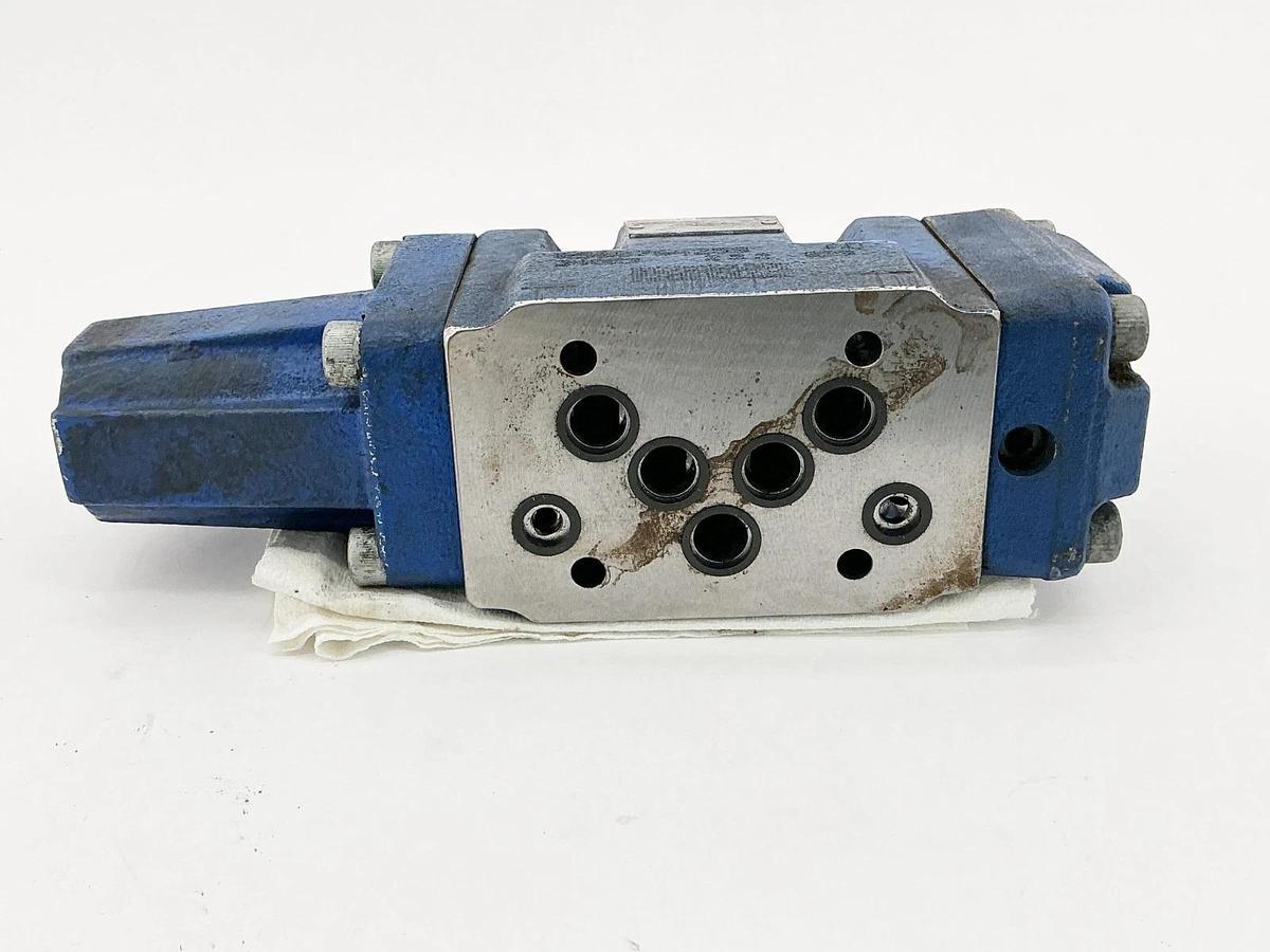 Used Rexroth 4WRZ 10 E25-72/6EG24N9ETK4/V-674 Control Valve Base R901334221
