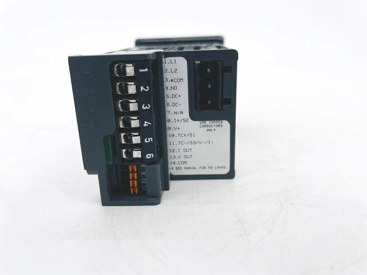 Used Watlow SD6C-HCJF-AARG Controller 100-240V 1/16DIN