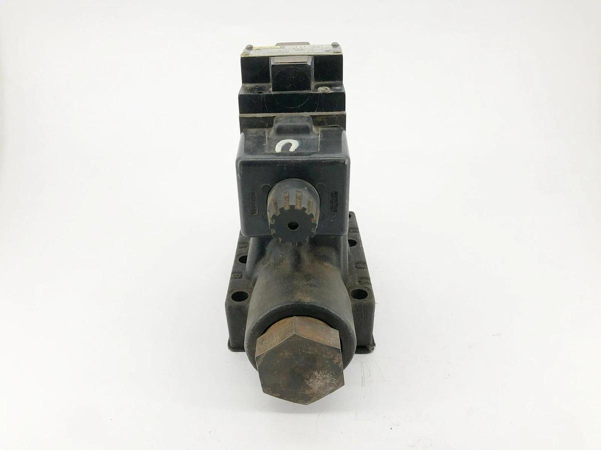 Used Parker D63W1B45Y 34 Directional Control Valve 120/60-110/50 .72-.75A 3000psi Max
