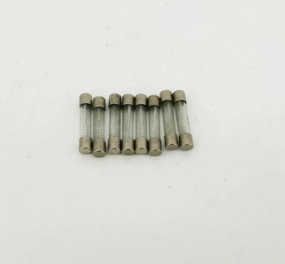Lot of 8 New Littelfuse 313015P Fuses, 15A, 32V